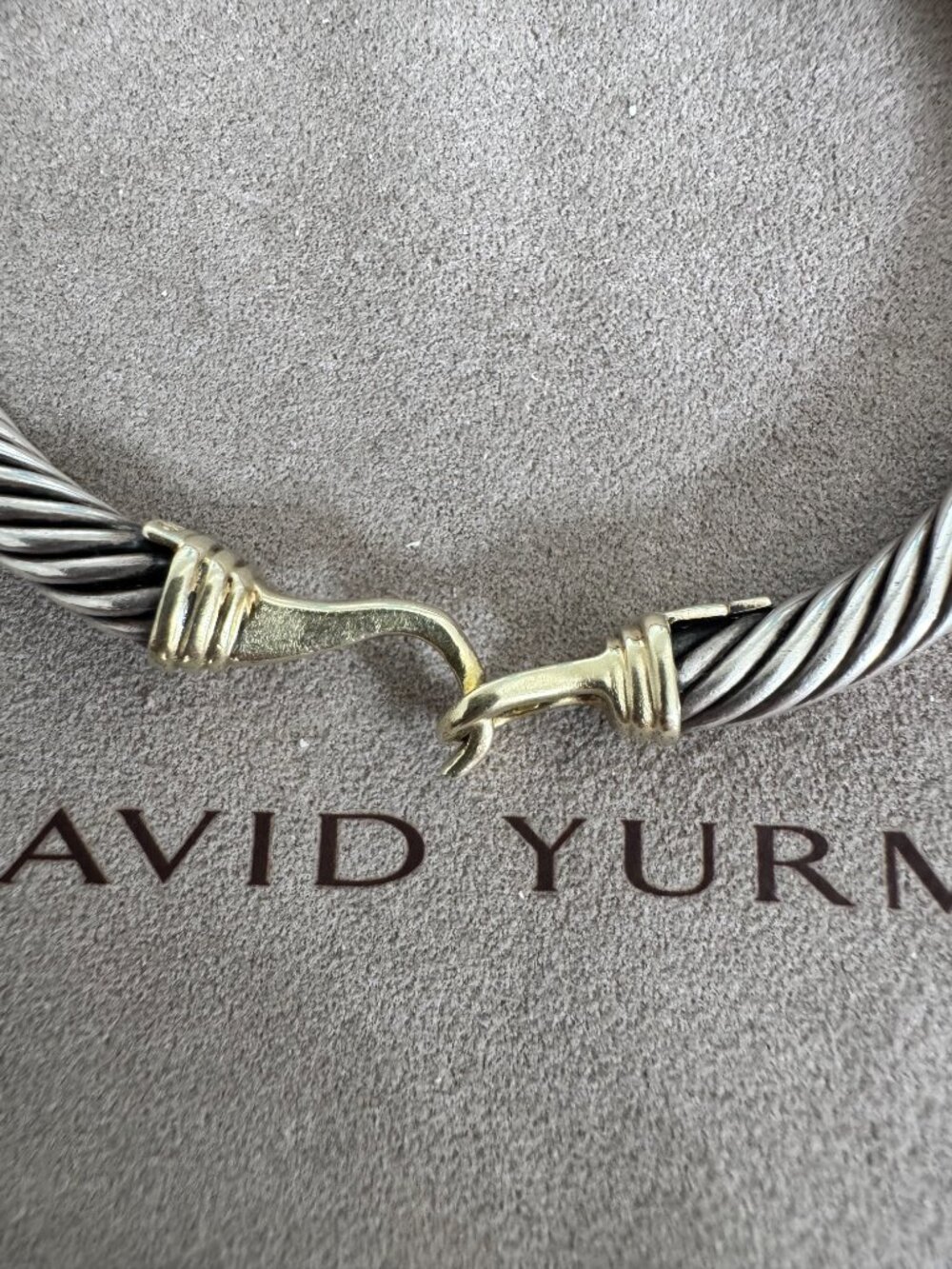 ✨ David Yurman Buckle Bracelet – Sterling Silver & 14K Gold ✨ - Picture 2 of 8